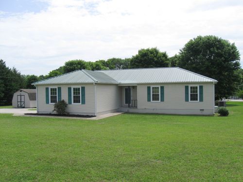 224 Gaines Cir, Estill Springs, TN, 37330-3862 | Card Image