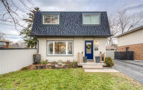 382 Cyrus St, Cambridge, ON, N3H1H3 | Card Image