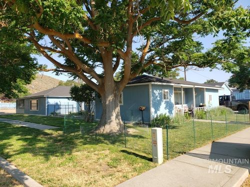 205 W Adams St, Huntington, OR, 97907-2021 | Card Image