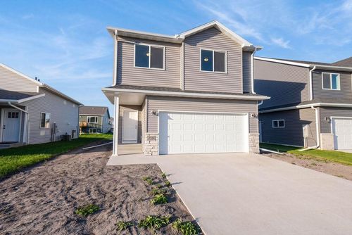 2516 38th Ave S, Moorhead, MN, 56560-3095 | Card Image