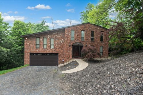 3436 Macarthur Dr, Murrysville, PA, 15668-1352 | Card Image