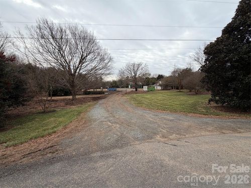 8421 Bradford Rd Nw, Concord, NC, 28027-7488 | Card Image