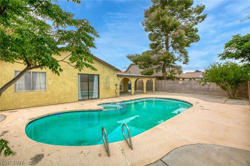 4828 Knollwood Dr, Las Vegas, NV, 89147-4812 | Card Image