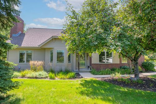 10820 N Essex Dr, Mequon, WI, 53092-8530 | Card Image