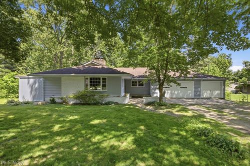 3249 Imrek Dr, Green, OH, 44312-5621 | Card Image
