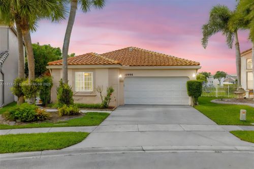 15696 Nw 12th Mnr, Pembroke Pines, FL, 33028-1676 | Card Image