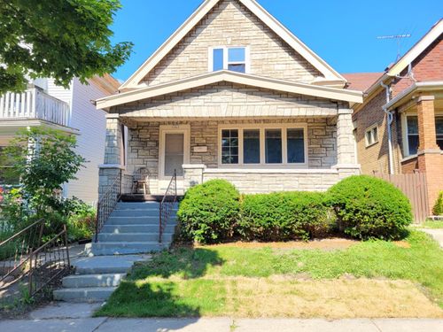 2423 S 9th Pl, Milwaukee, WI, 53215-3213 | Card Image