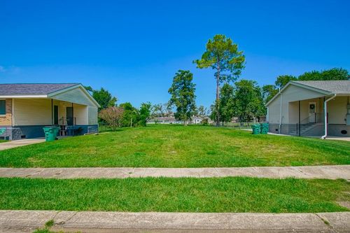 220 Diane Ave, River Ridge, LA, 70123-1909 | Card Image