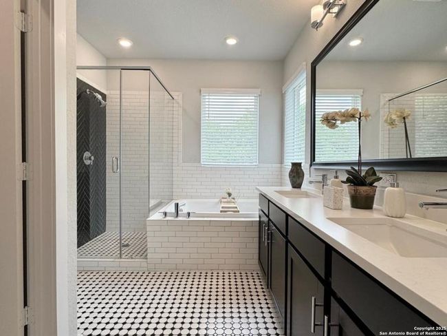 UNIT-13 - 5843 Whitby Rd, House other with 3 bedrooms, 3 bathrooms and null parking in San Antonio TX | Image 26