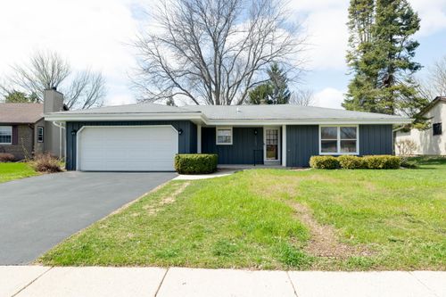 1105 Rainbow Ct, Mukwonago, WI, 53149-1019 | Card Image