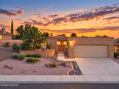 736 W Desert Hills Dr, Green Valley, AZ, 85622-8427 | Card Image