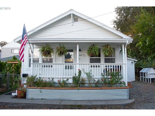 -1 W 5th Pl, The Dalles, OR, 97058-1867 | Card Image