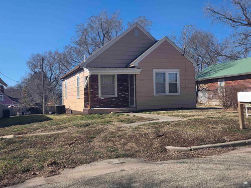 605 N E St, Herington, KS, 67449-1703 | Card Image