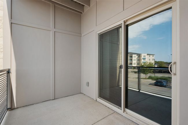 Balcony | Image 15