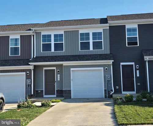 33 Apollo Rd, CHARLES TOWN, WV, 25414 | Card Image