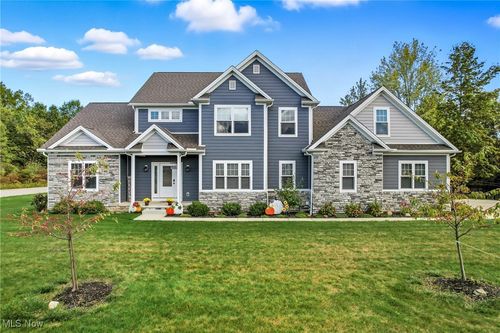 3655 St James Way, Poland, OH, 44514-4238 | Card Image