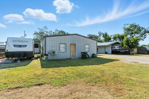 104 Yuma St, Lipan, TX, 76462-2420 | Card Image