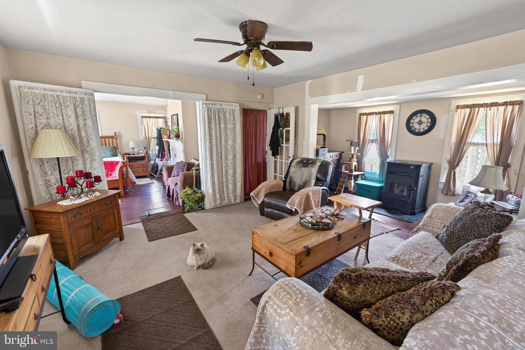 Residential in SNOW HILL 4