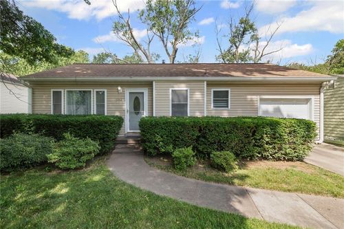5342 Sherwood Drive, Roeland Park, KS, 66205 | Card Image