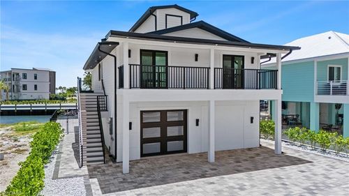 910 3rd St, FORT MYERS BEACH, FL, 33931-2104 | Card Image