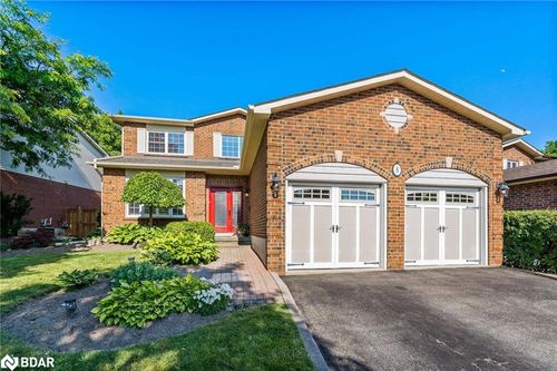 8 Jason Cres, Georgetown, ON, L7G4Z4 | Card Image