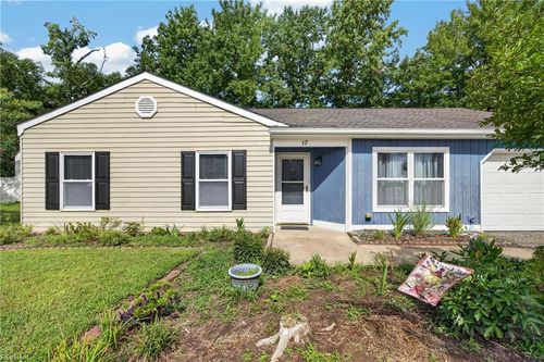 17 Stoneybrook Ln, Newport News, VA, 23608-1427 | Card Image