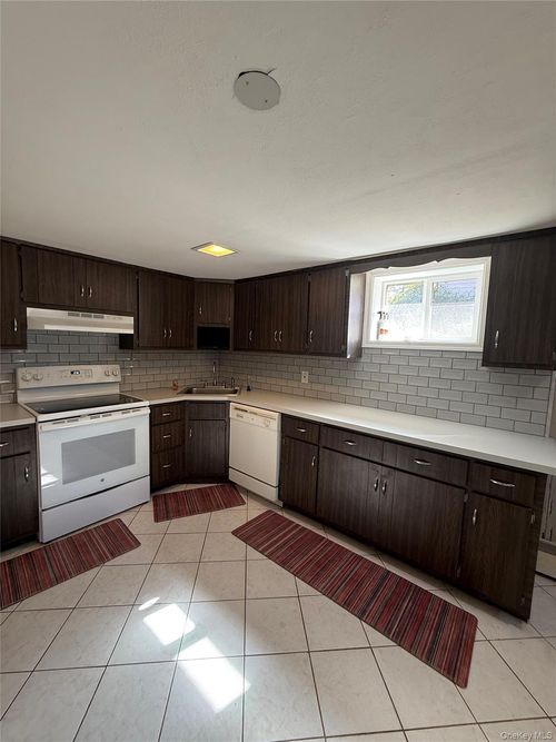 60 Wheatfield Ln, Commack, NY, 11725-2630 | Card Image