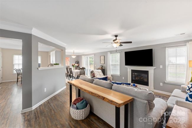 Open concept living | Image 4