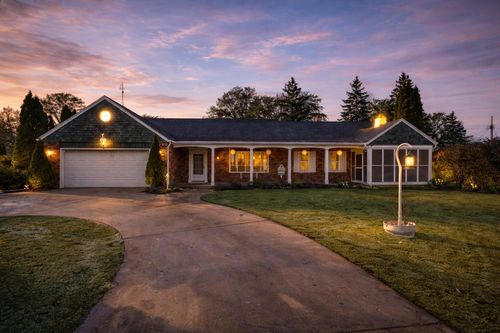 7245 N Seneca Ave, GLENDALE, WI, 53217-3437 | Card Image