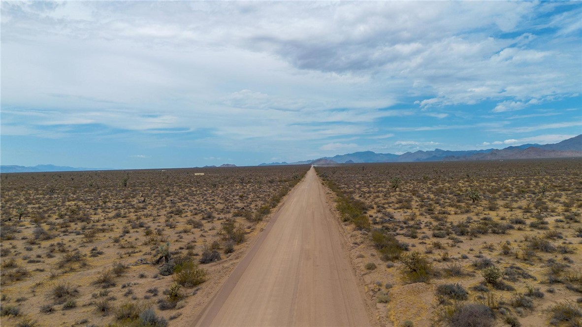 Land in Yucca 4