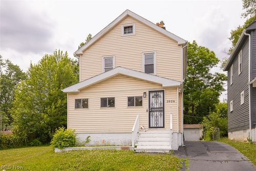 3926 E 121st St, Cleveland, OH, 44105-4551 | Card Image
