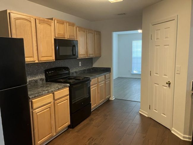 10246 Deep Creek Pl, House other with 4 bedrooms, 3 bathrooms and null parking in Union City GA | Image 7
