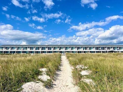 36-575 Dune Rd, Southampton, NY, 11968-4714 | Card Image