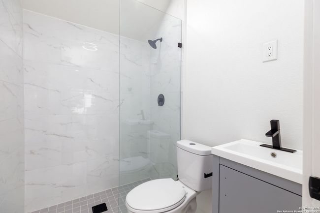 102 - 310 S Mesquite St, Townhouse with 3 bedrooms, 4 bathrooms and null parking in San Antonio TX | Image 12