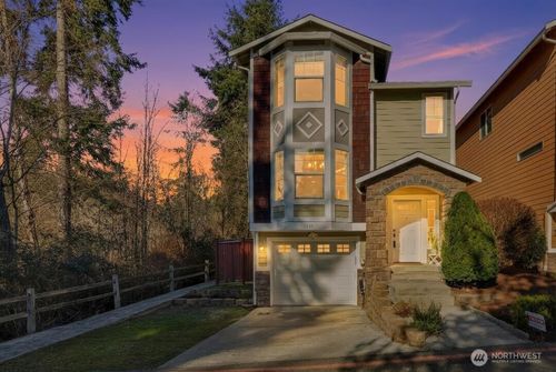 9330 16th Dr W, Everett, WA, 98204-2147 | Card Image