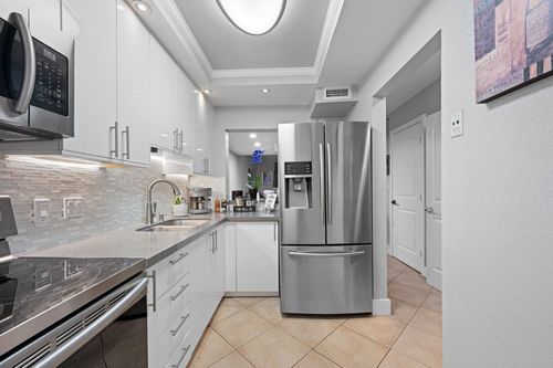 apt-205-8010 Sw 152nd Ave, Miami, FL, 33193-1323 | Card Image