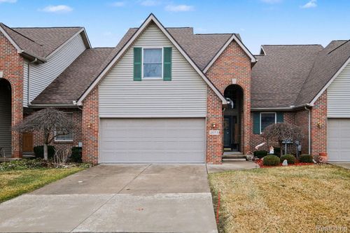 2053 Golfcrest Dr, Davison, MI, 48423-8377 | Card Image