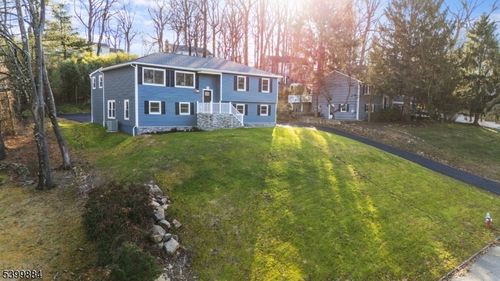 9 Dorothy Dr, Morristown, NJ, 07960-4913 | Card Image