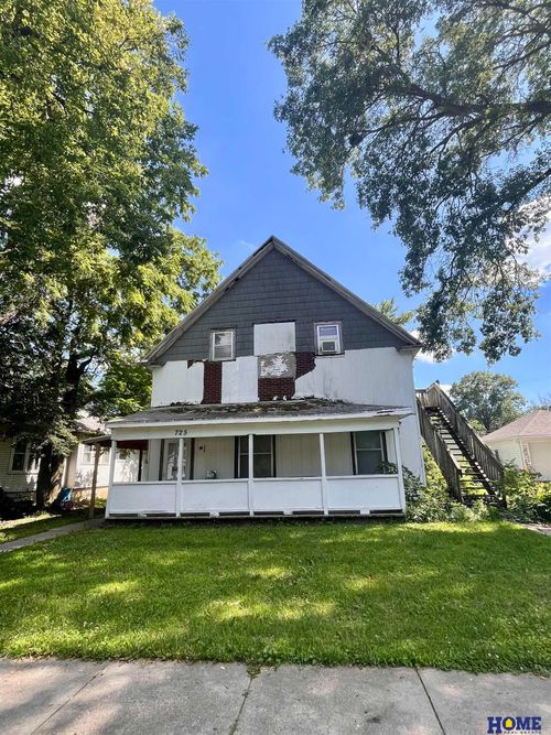 725 1st St, Milford, NE, 68405-9622 | Card Image