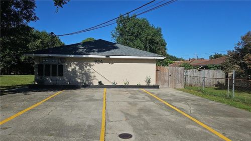 b-924 Deslonde Street, New Orleans, LA, 70117 | Card Image