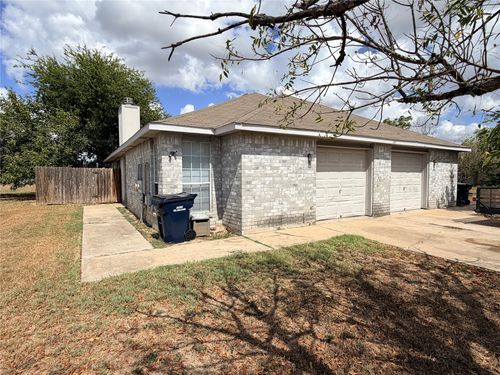 a-105 Axis Deer Trl, Hutto, TX, 78634-5194 | Card Image