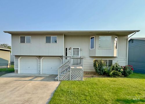1929 Birch Ave, Lewiston, ID, 83501-6056 | Card Image
