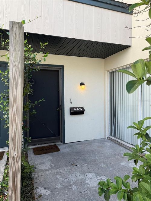17c-940 Byron Ct, SARASOTA, FL, 34243-1201 | Card Image