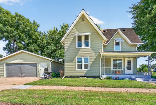 202 W Apple St, Maquoketa, IA, 52060-2230 | Card Image