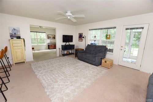 12352 Saint Andrews Way, Fenton, MI, 48430-8885 | Card Image