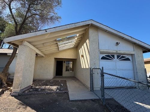 30 Traci St, Las Vegas, NV, 89110-4717 | Card Image