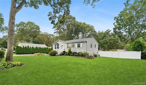 53 Timber Dr, Calverton, NY, 11933-1125 | Card Image