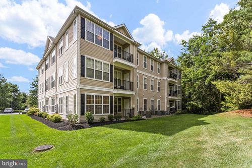 72 Kyle Way, Ewing, NJ, 08628-2520 | Card Image