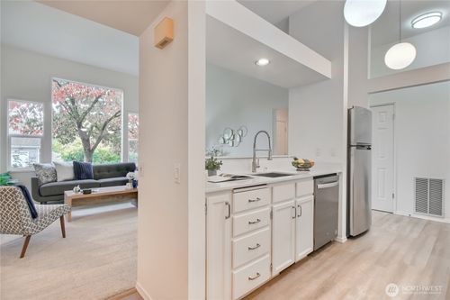 1083-4228 221st Pl Se, Issaquah, WA, 98029-9285 | Card Image