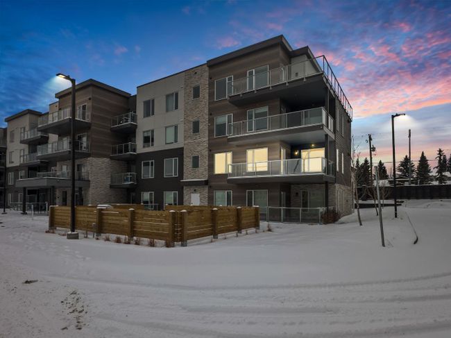 215 - 200 Shawnee Square Sw, Home with 3 bedrooms, 2 bathrooms and 1 parking in Calgary AB | Image 17